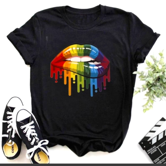 Tops - 🌈Rainbow Lips T-shirt